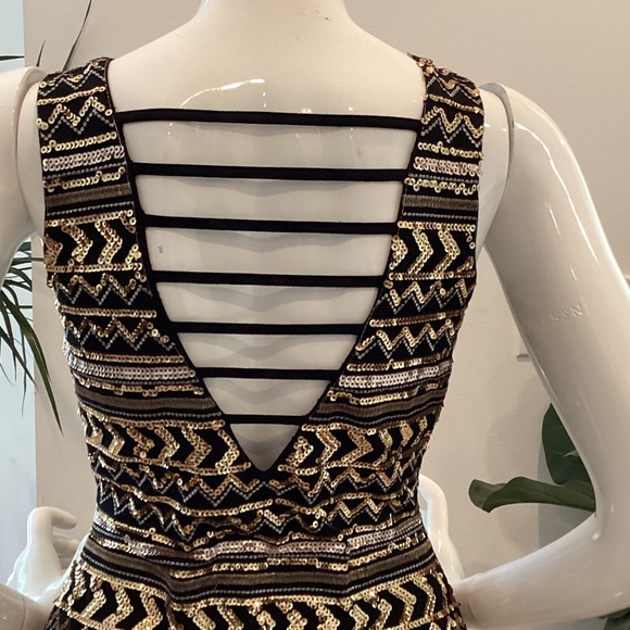 NWT GIANNI BINI GB BLACK AND GOLD SEQUENCE EMBELLISHED COCKTAIL DRESS SZ M - Picture 7 of 16